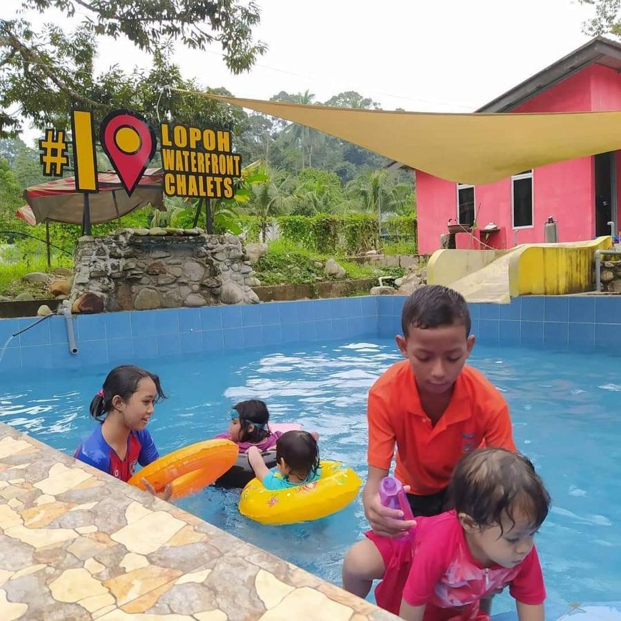 フル・ランガッ Lopoh Waterfront Budget Chaletsヴィラ エクステリア 写真