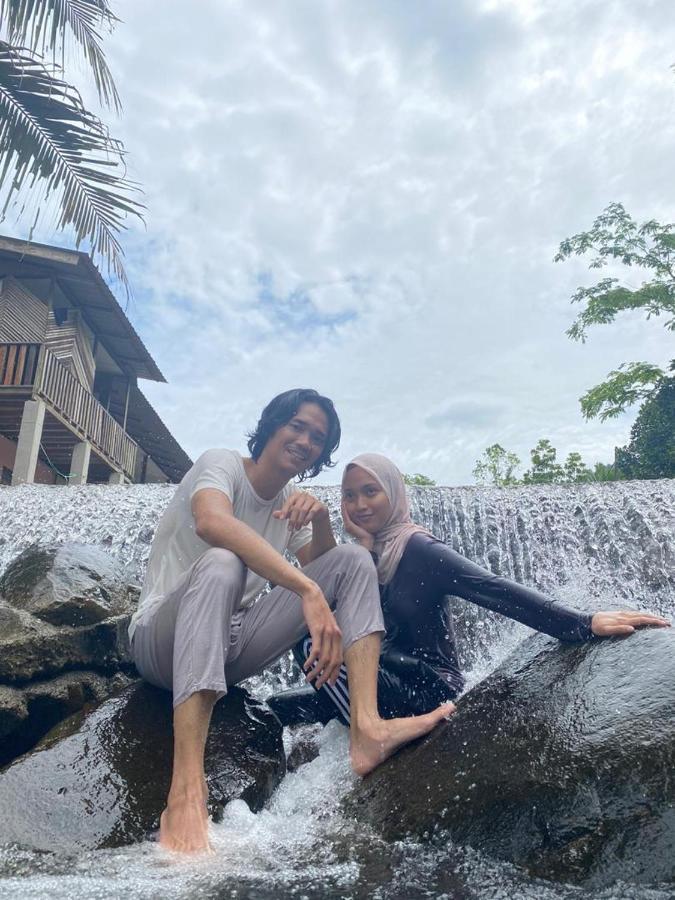 フル・ランガッ Lopoh Waterfront Budget Chaletsヴィラ エクステリア 写真